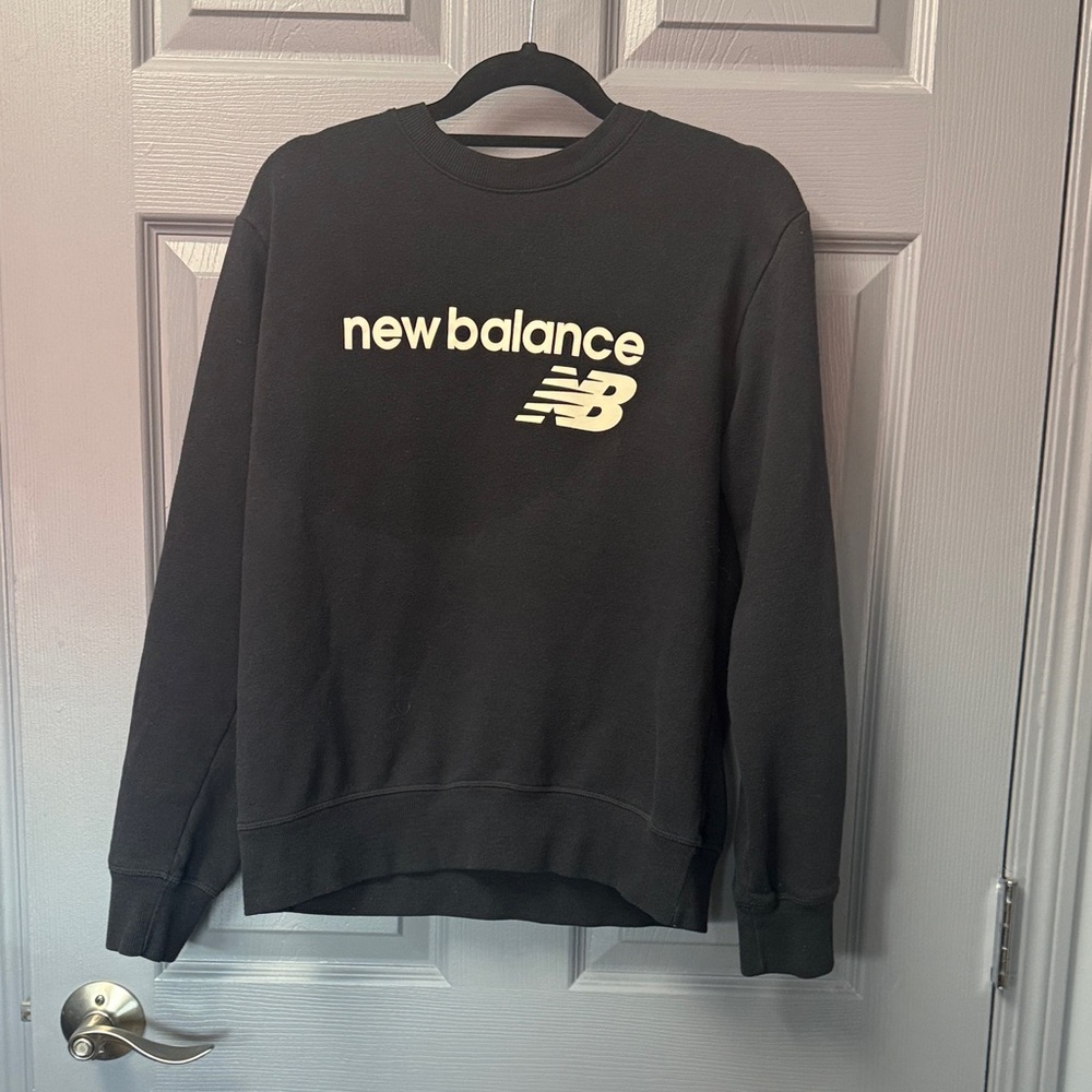 New Balance Black Sweatshirt with Logo
Item #25